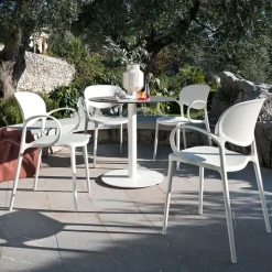 Abby Connubia® Fauteuil de jardin empilable en polypropylène recyclé