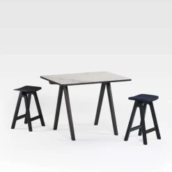 Chevron Table haute de designer en céramique et bois
