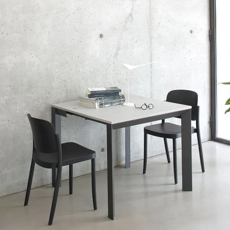 Domino Console extensible en mélaminé et pieds en métal
