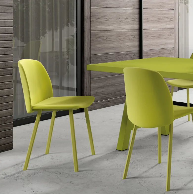 Olivia Chaise tendance rembourrée en simili avec pieds en métal