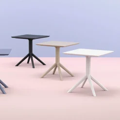 Sky Petite table de jardin carrée en résine