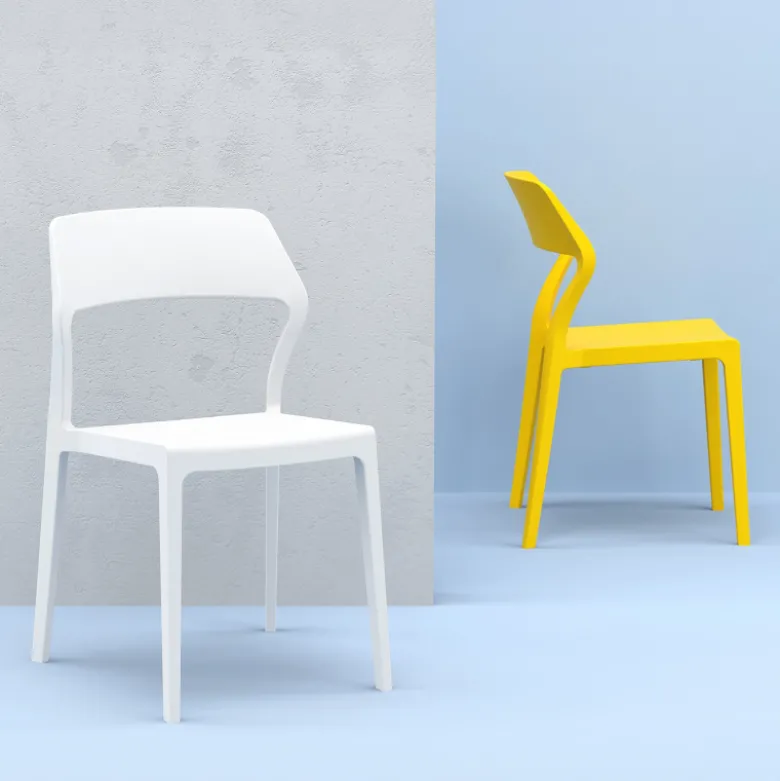 Snow Chaise empilable design en polypropylène