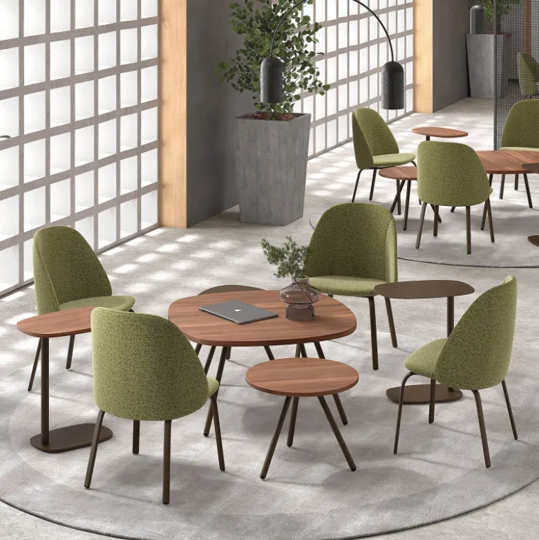 Sofia Chaise basse cosy en tissu et métal